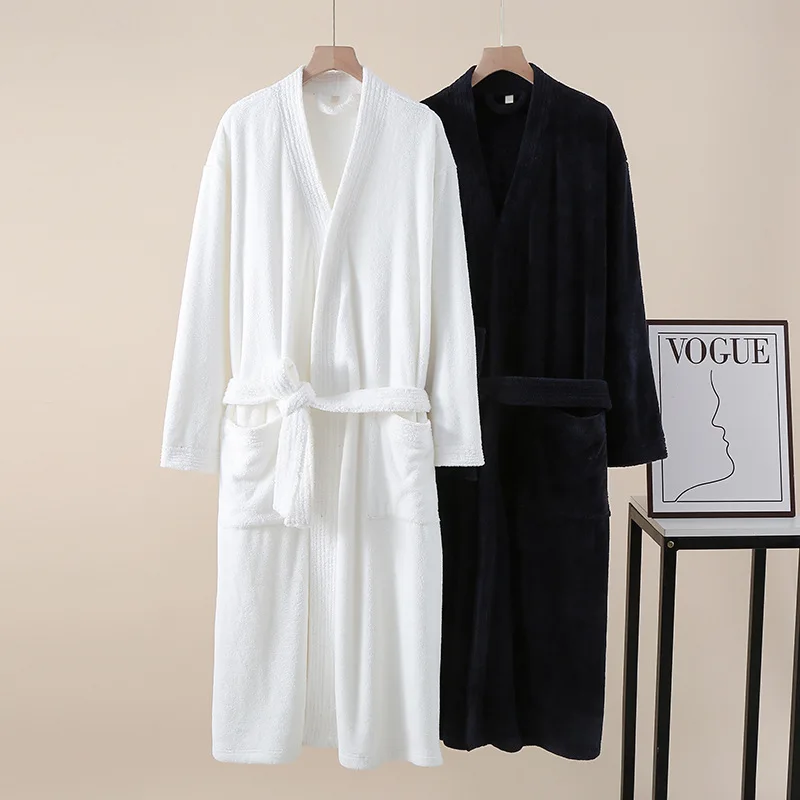 

Парные утепленные пижамы средней длины из флиса для мужчин и женщин: мужские фланелевые пижамы и женские пижамы из кораллового флиса.