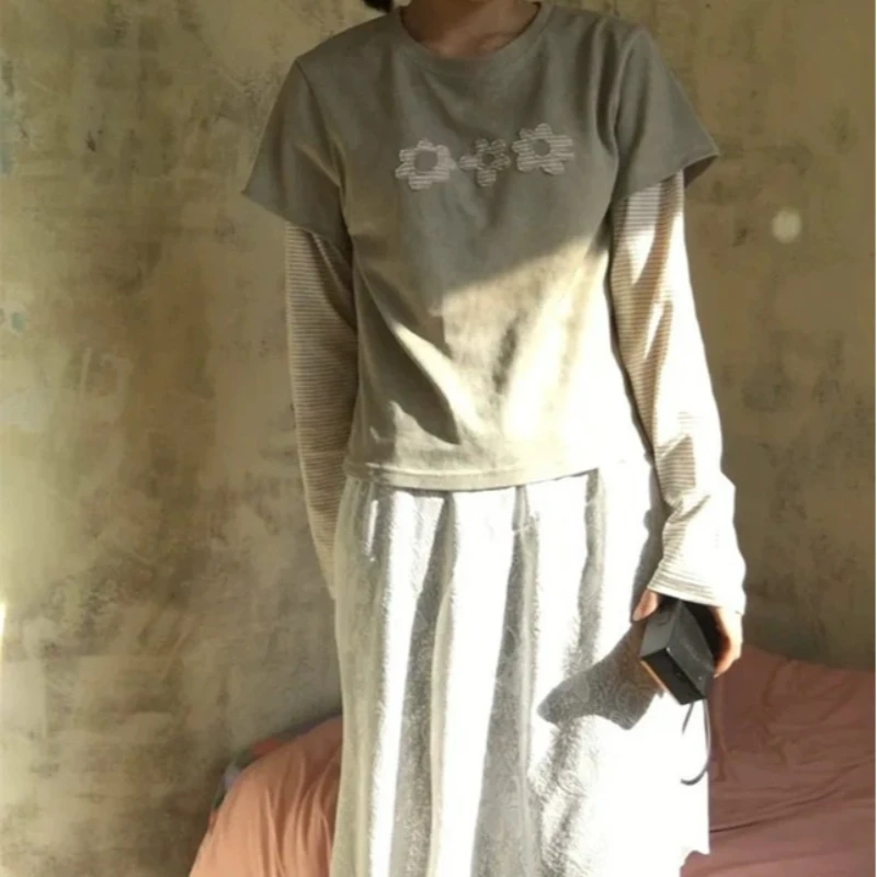 التباين اللون الشارع الرجعية الزهور خياطة كامي سيتا شيك عادية تي شيرت رو با مخطط التخسيس كاذبة قطعتين كم طويل #1