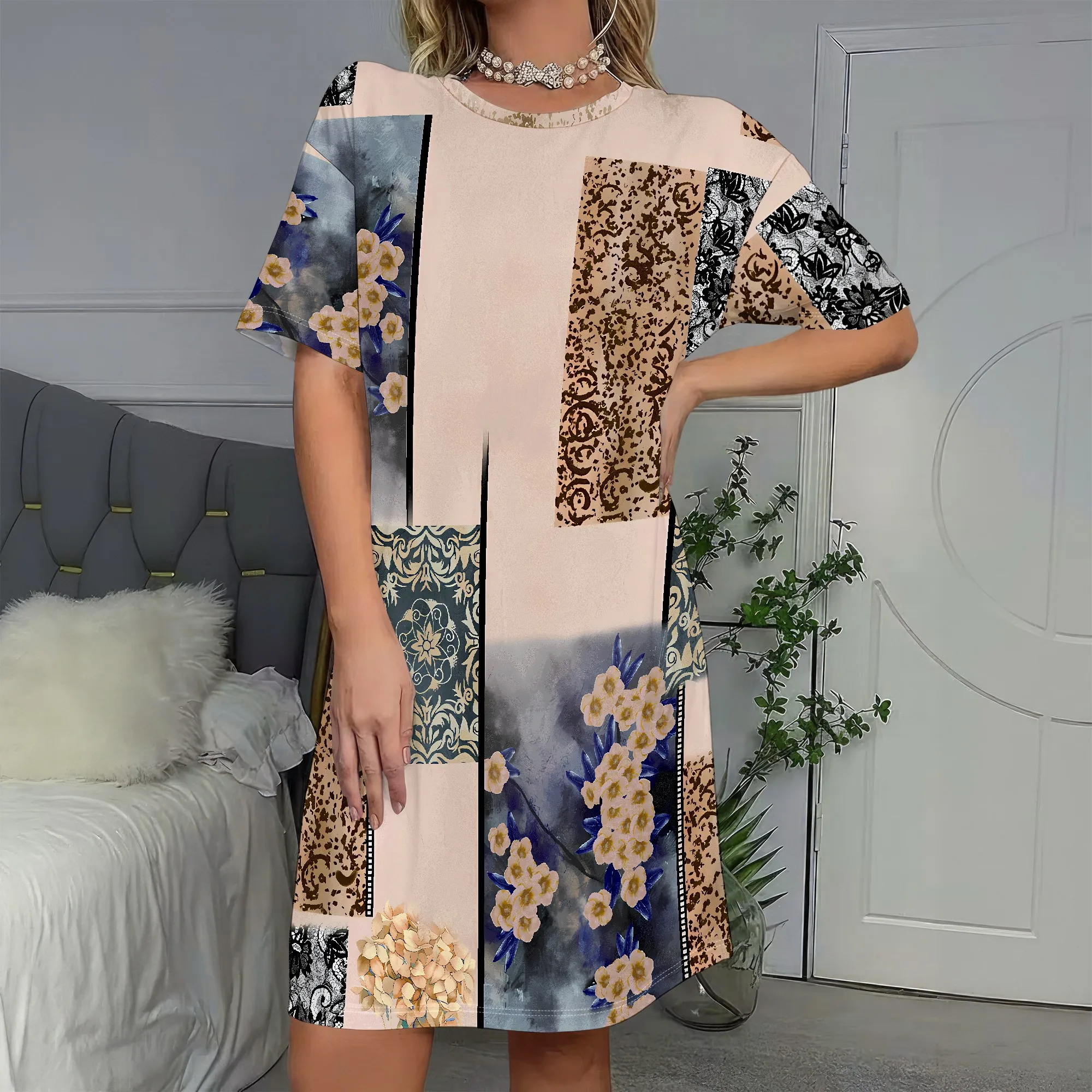 

Vintage Patchwork Dress, Floral Print Short Sleeve Tunic, Boho A-Line Shift Dress for Women, Casual Summer Wear, S-2XL