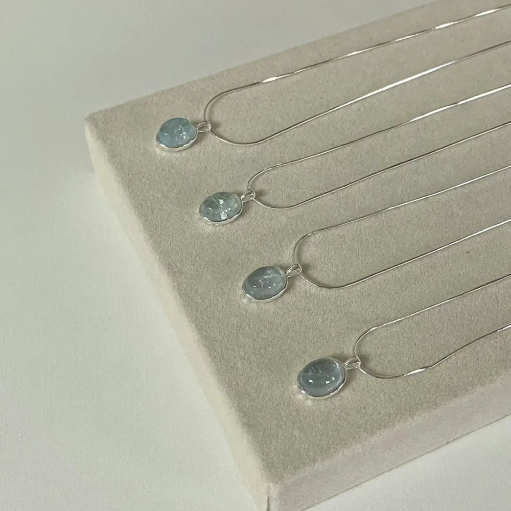 رائعة الطبيعية الأزرق البيضاوي أوبال فضي اللون الفولاذ المقاوم للصدأ قلادة قلادة للنساء سحر الأزياء كريستال طوق المجوهرات