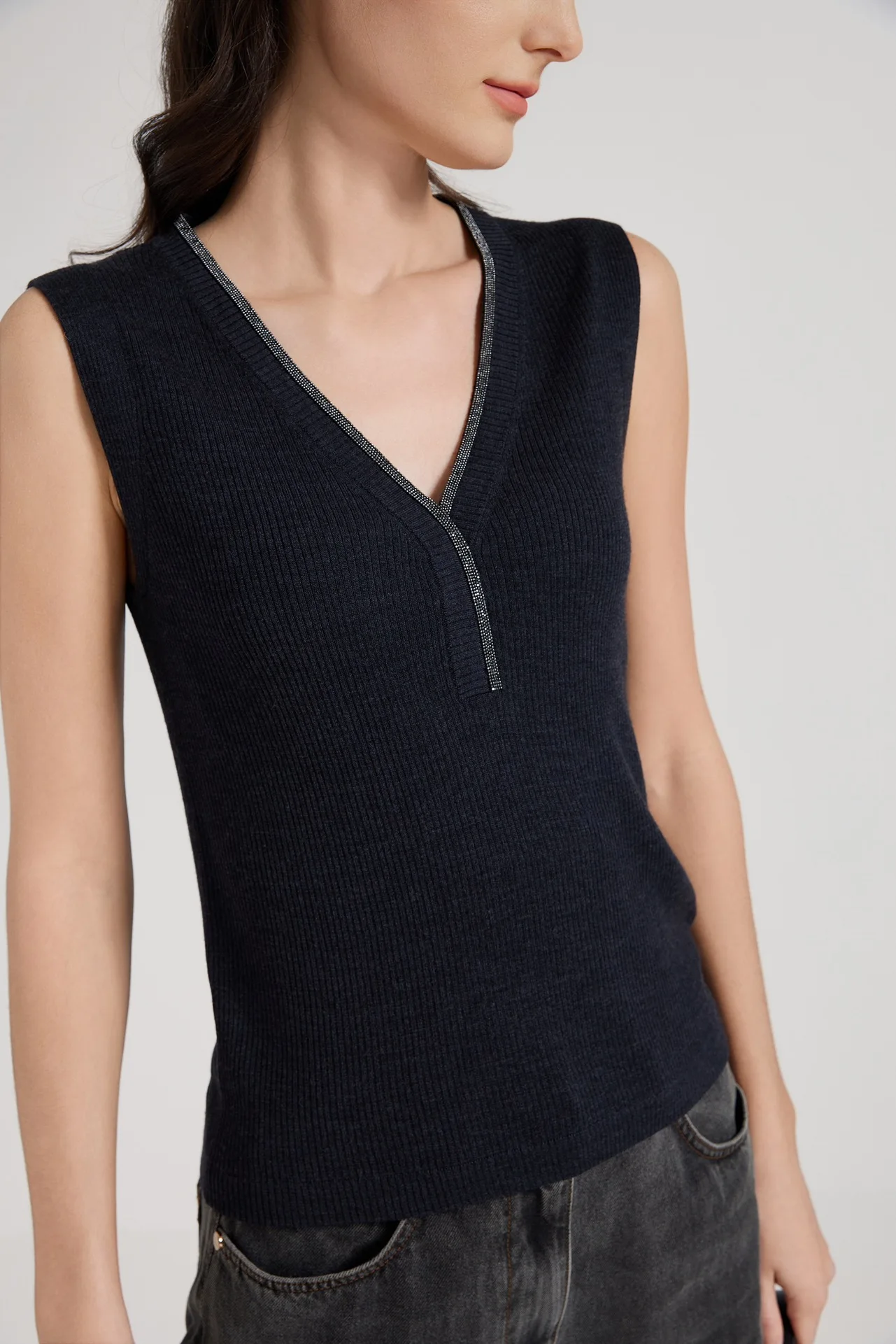 Italian Fashion New Style Heavy Industry Bead Chain Silk Wool Knitted V-neck Elastic Sleeveless Camisole Casual Versatile Top