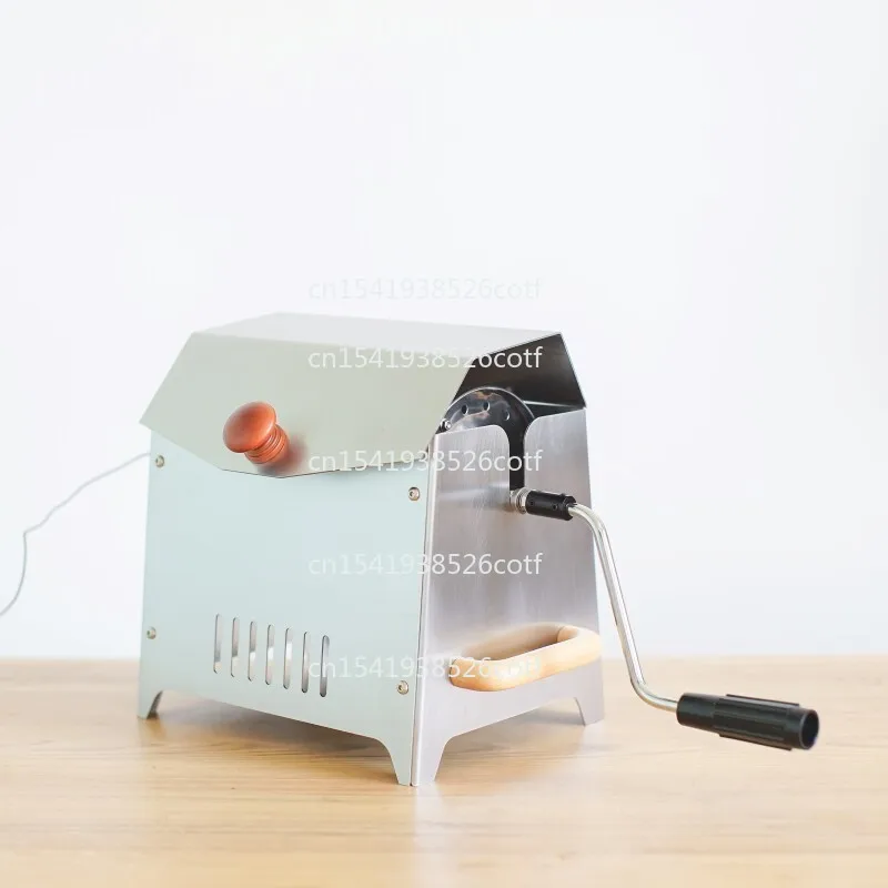 

Ручной ростер для обжарки зеленых кофейных зерен с сетчатым дном и ручным приводом, работающий на прямом огне