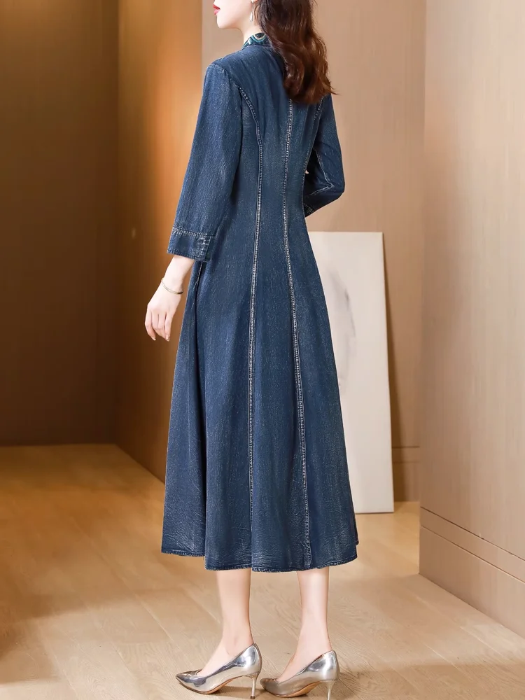 TIYIHAILEY Vestito Vintage da Donna Lungo a Metà Polpaccio in Denim con Bottoni, Stile Cinese con Ricami, Taglie M-4XL, Nuova Moda Autunno 2026