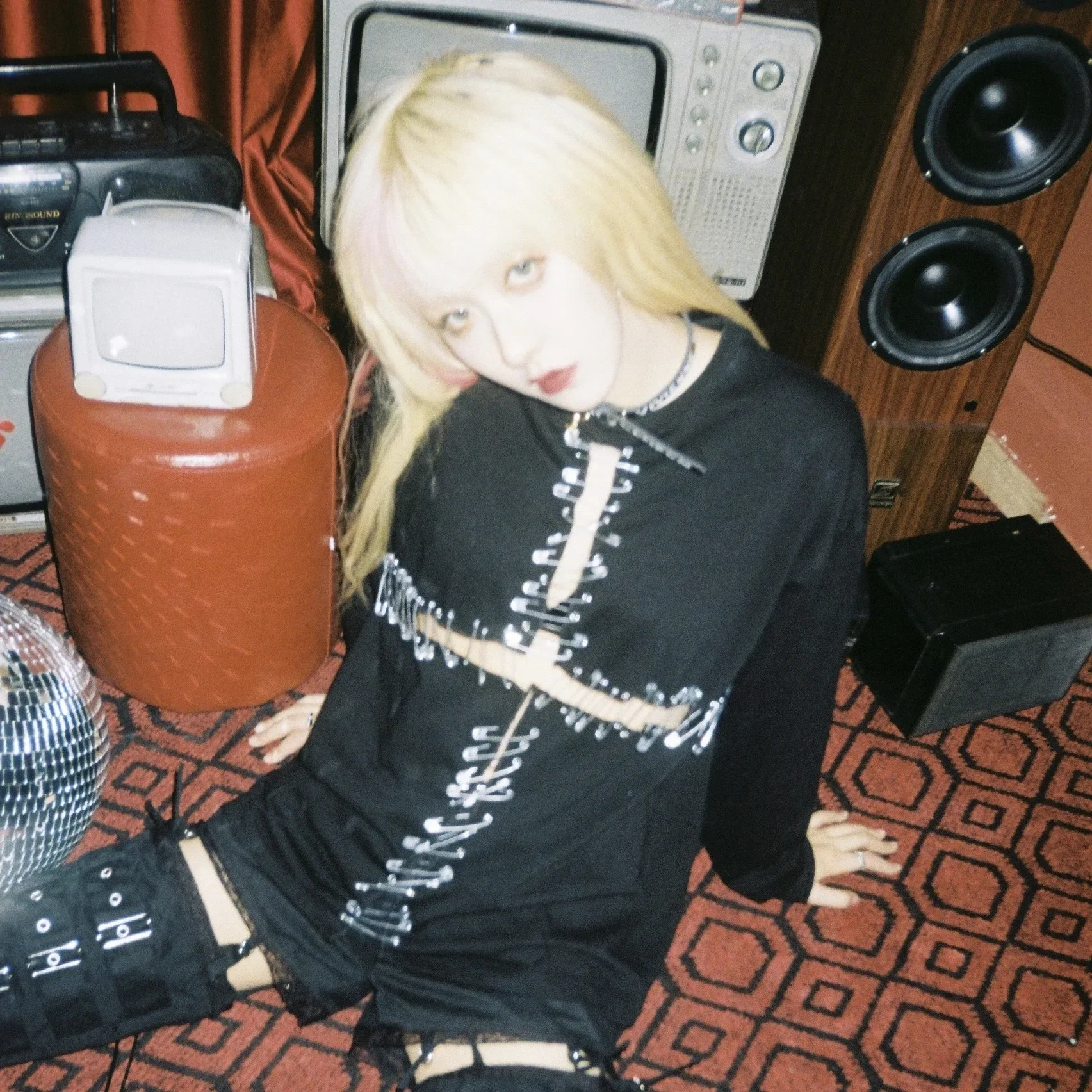 IMU original design cross hollow out pin long sleeve O-neck tshirt Black Gothic Punk t-shirt Tees WomenY2k