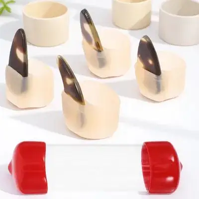 

Small Guzheng Nail Set Finger Picks for Zither Fingers Protectors Beige Silica Gel Finger-tip