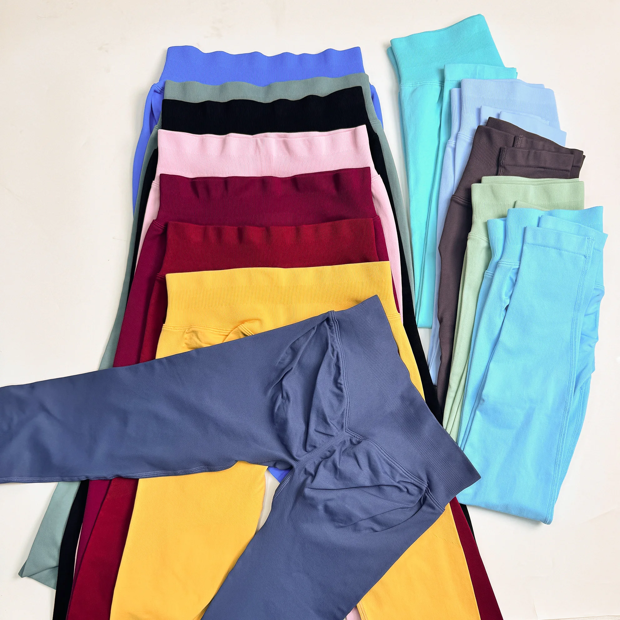 

WANAYOU Scrunch Butt Impact Leggings for Women Seamless Quick Dry Sports Pants Low Waist Gym Fitness Tights Push Up Booty Hip