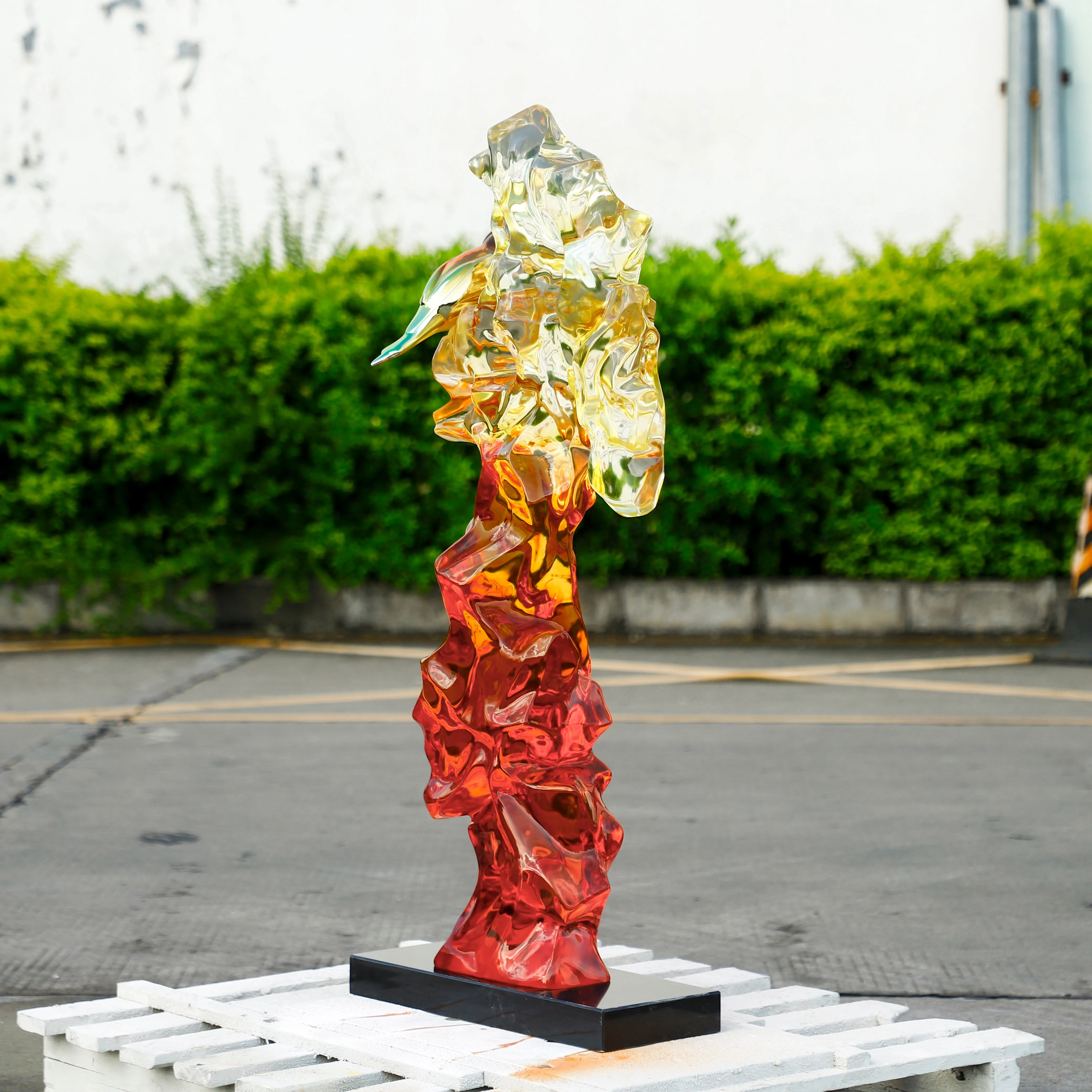 Transparent resin Taihu stone modeling artificial gorgeous ornament, handmade hotel home villa decoration sculpture