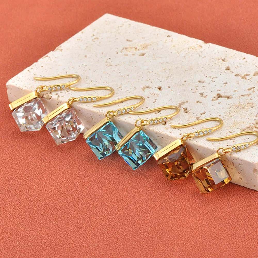 Lokaer Fashion Stainless Steel 18K Gold Plated Luxury Flashing Square CZ Crystal Earrings Elegant Women's Party Jewelry E26045