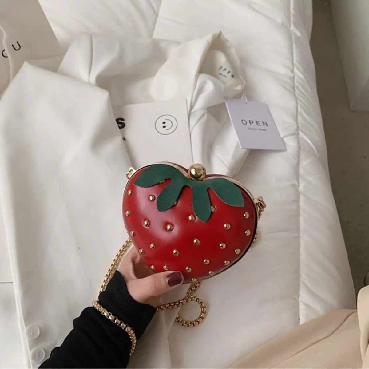 Borsa a tracolla alla fragola carina moda estiva da donna borsa a catena con osso di serpente rivetto