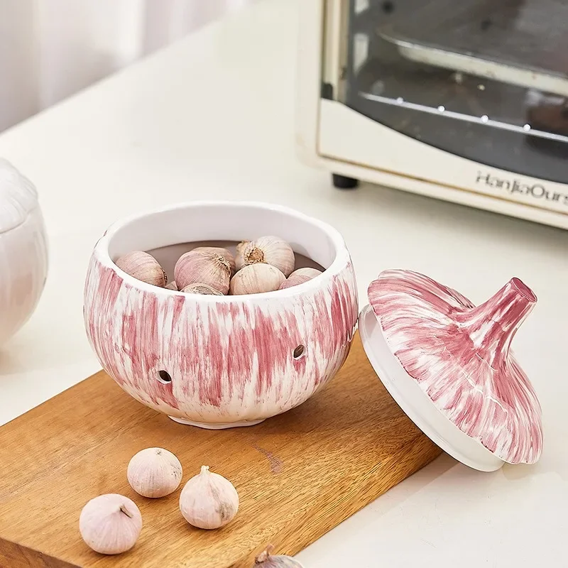 Ceramic Garlic Storage Jar with Lid Sealed Jar Hollowed Out Moisture Proof Mildew-proof Kitchen Utensils Irregular Storage Jar