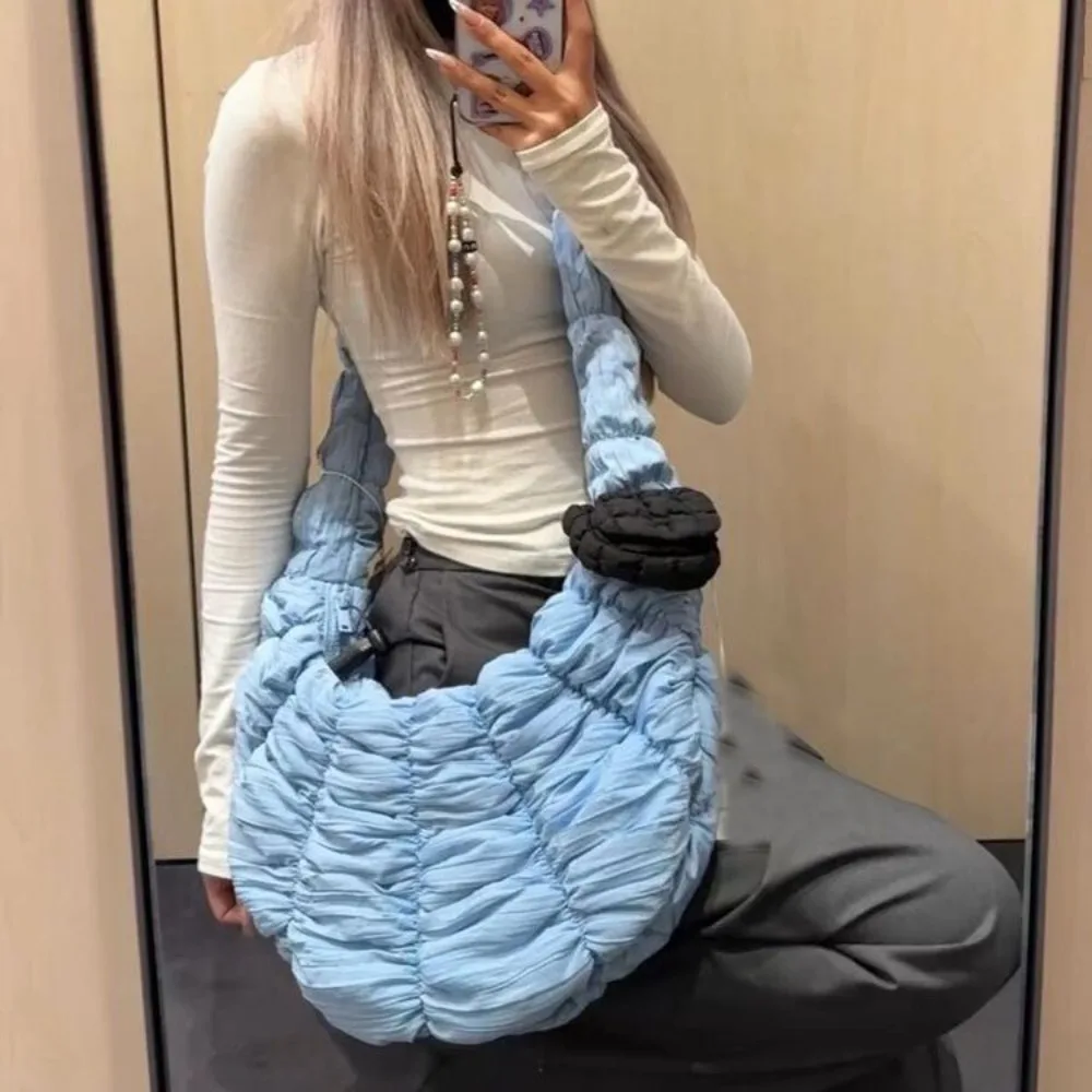 Korean Style Quilting Shoulder Bag Puffy Soft Cloud Bags Hobos Ruched Tote Bags for Women Designer Croissant Crossbody Bag 2024