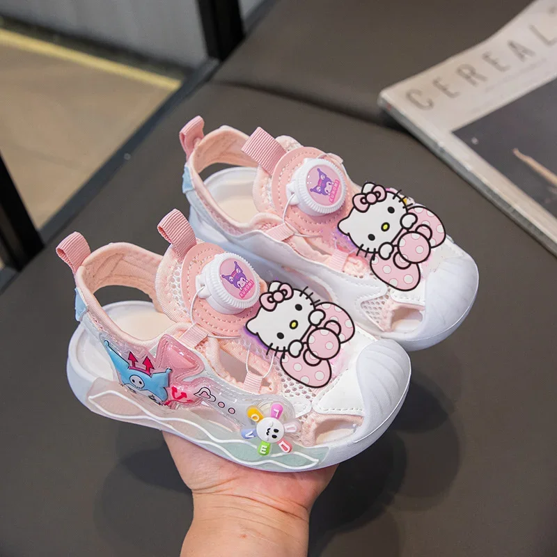 

Sanrio/сетчатая дышащая пляжная обувь принцессы для девочек, кроссовки, повседневная обувь, новые летние детские сандалии hello kitty с поворотными пуговицами