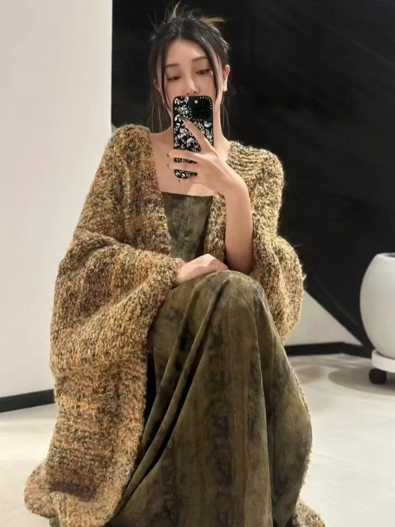 เสื้อคลุมไหมพรมถักแบบเปิดสไตล์ลำลองสุดหรู รุ่นใหม่สำหรับฤดูใบไม้ร่วงและฤดูหนาว ทรงหลวมใส่ได้หลากหลาย