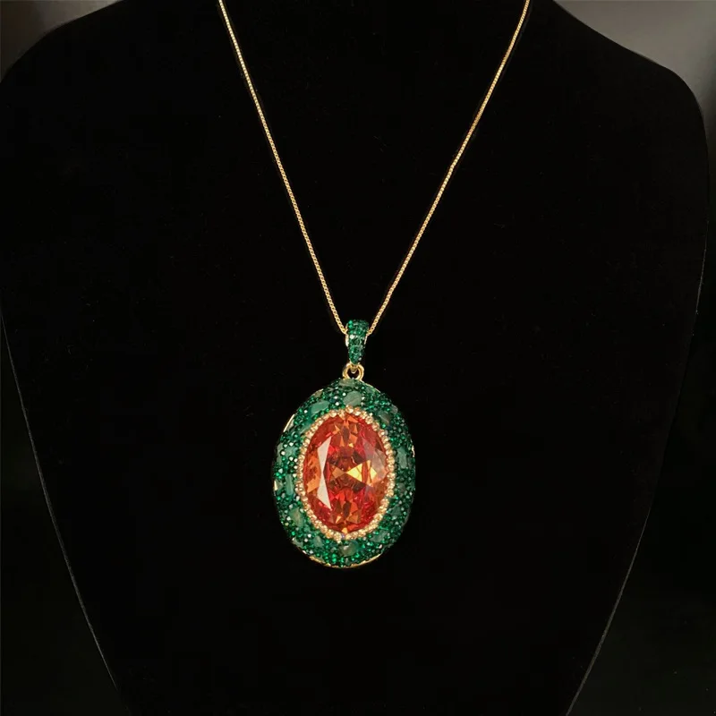 Europese en Amerikaanse stijl nobel groen kristal lichtgevoelige kleurveranderende sultan steen verkoperde legering damesketting