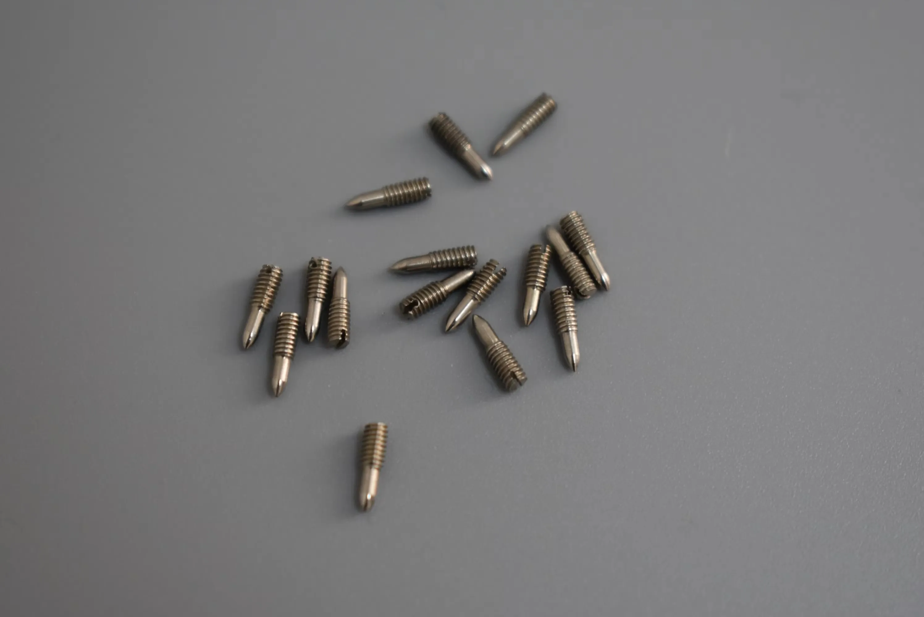 

100 pcs Clarinet Screws Hold Keys Screw Parts Repair Instrument Accessories