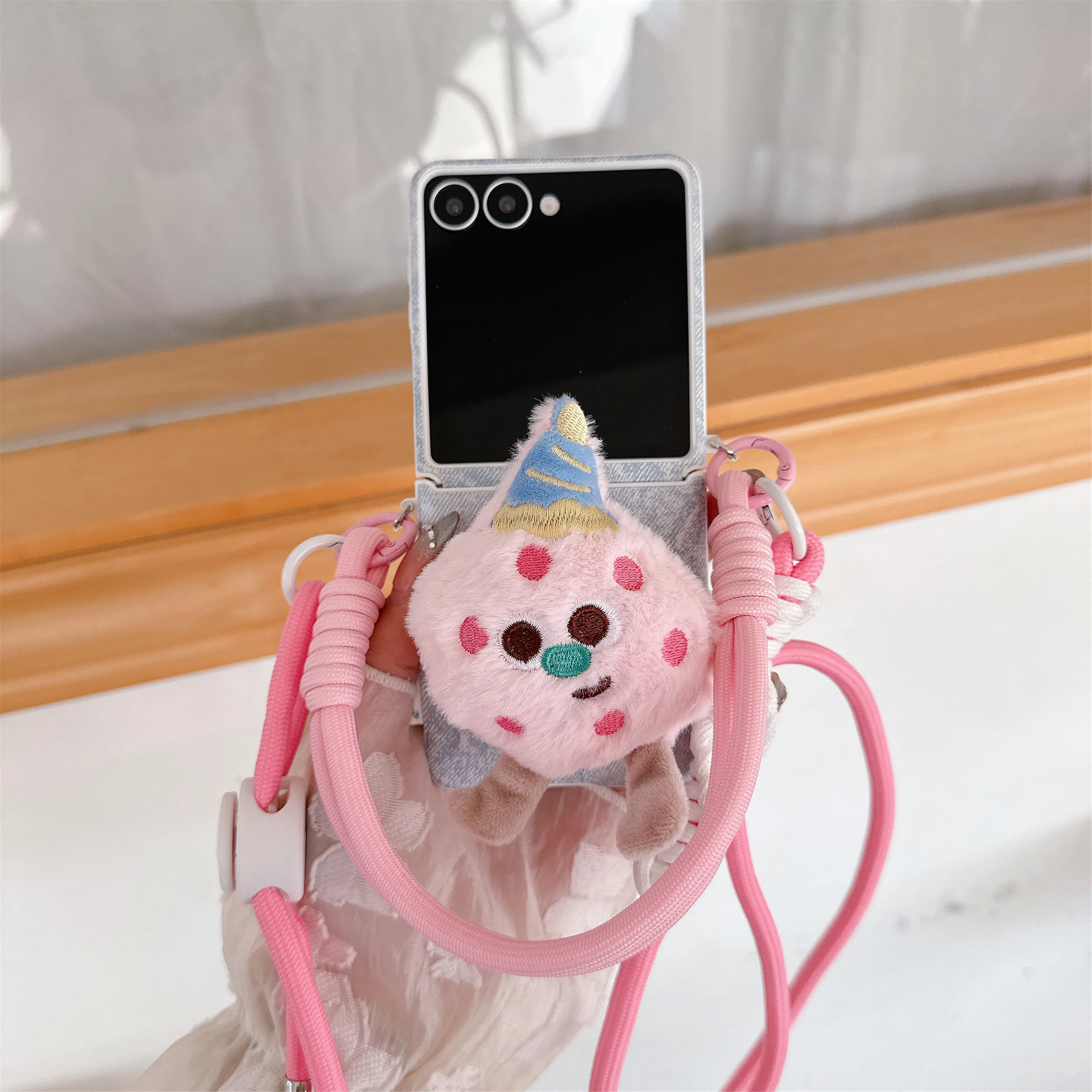 

Милый мультяшный магнитный плюшевый держатель-кронштейн, кожаный чехол для телефона для Samsung Galaxy Z Flip 7, 6, 5, 4, 3, чехол с ремешком на браслете