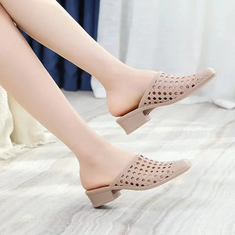 Soft Women\'s Sandals Beach Shoes Slippers Hollow Out Mid Heels Korea Style Footwear Antiskid Platform Shoes Zapatos De Mujer