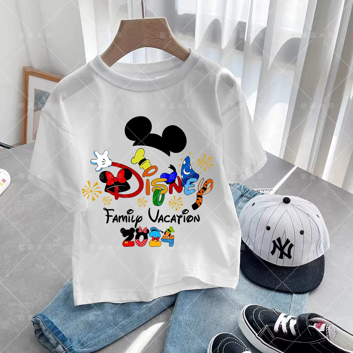 Fashion Disneyland Trip Disney Short Sleeve Couple T-shirt Children Top Vacation Clothes Summer Caricature 2024 Clothes Disney