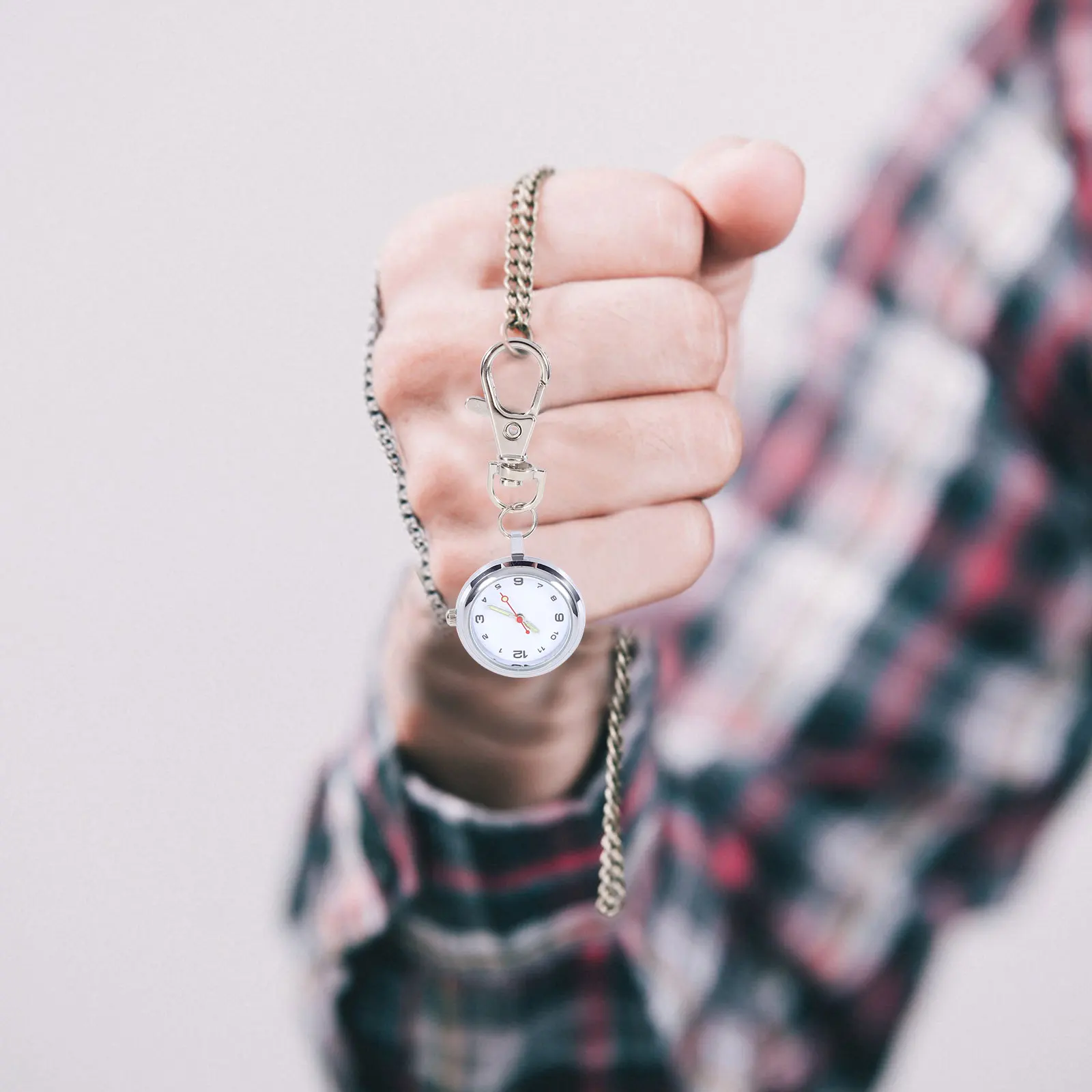 

Pocket Watch Keychain Large Dial Alloy Nurse Watch Vintage Key Ring Quartz Clip Silver Color Timing Accurate Durable
