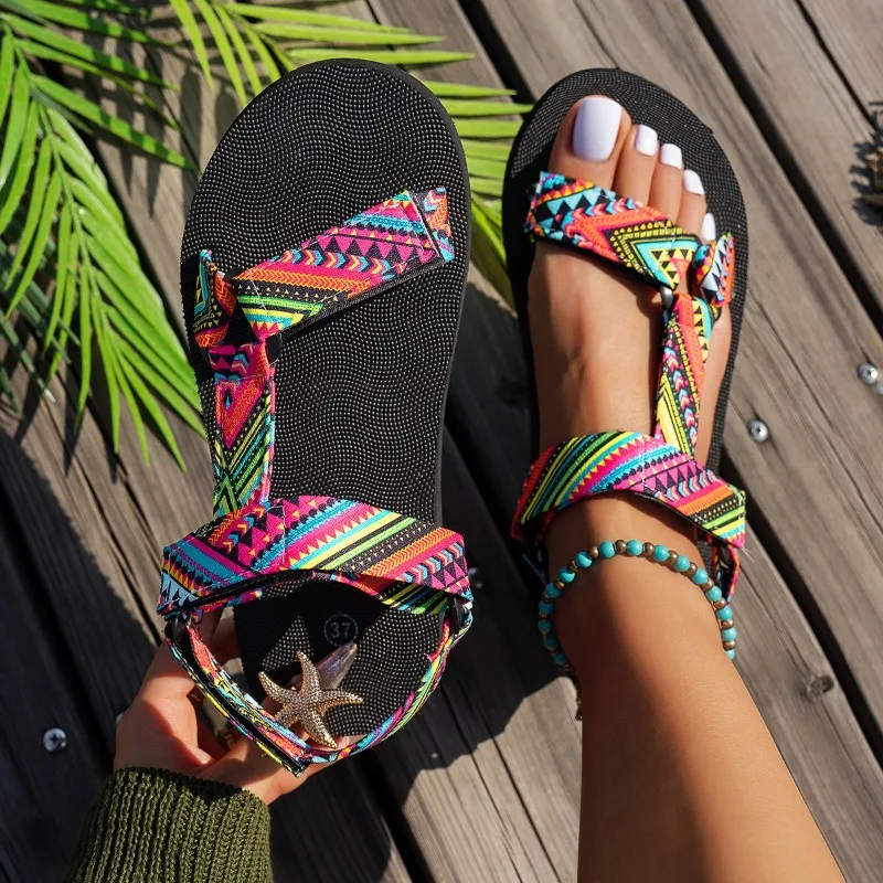 

Summer Flat Women's Sandals 2026 New Fashion Designer Round Toe Beach Sandals Outdoor Trendy Casual Comfortable Non Slip Shoes