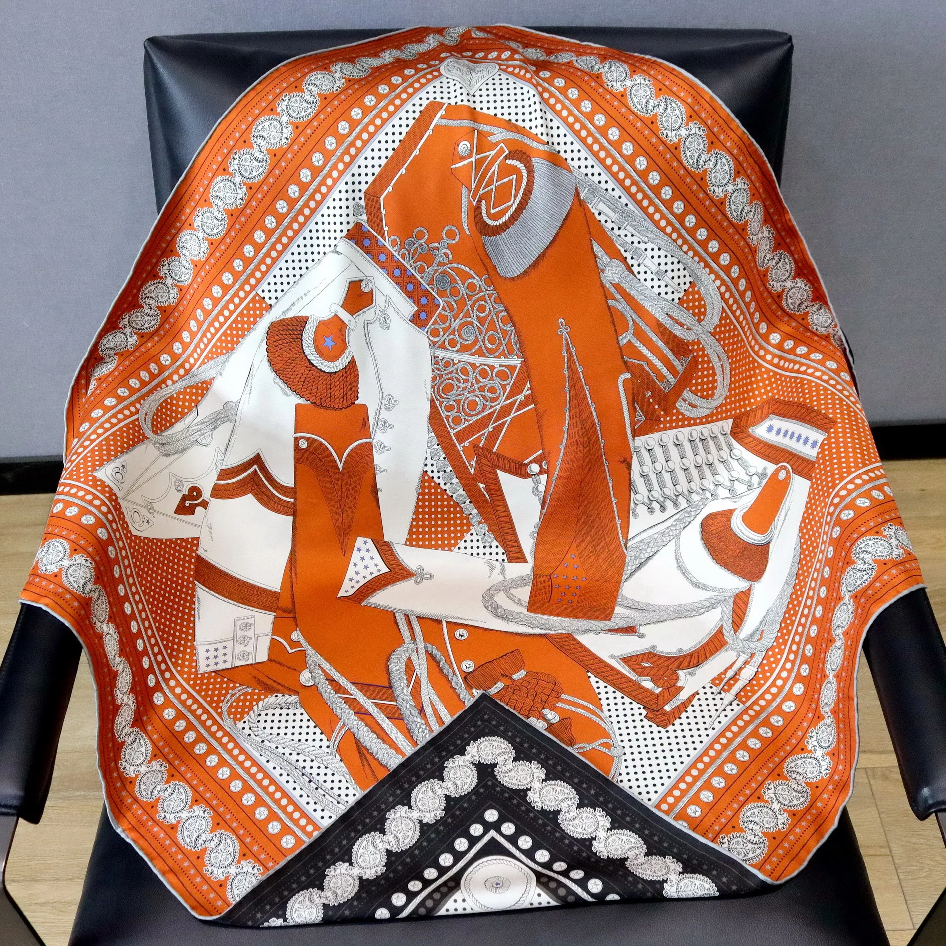 

High-end Elegant Women's Fine Fantasy Story Double-sided Print Quality 18MM Twill Silk Hand-rolled Edge Large Square Scarf Shawl