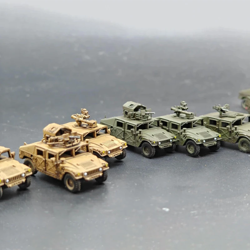1:144 Maßstab Hummer Gepanzertes Fahrzeug Simuliertes Harz-Automodell Statische Ausstellung Sammlerstück Geschenk Souvenir Dekoration