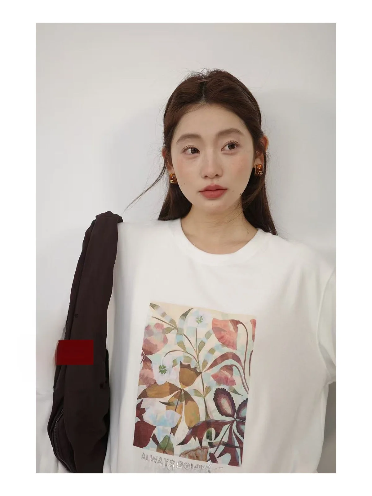 

Осенне-зимняя свободная футболка с длинным рукавом, ручная роспись, пушистая подкладка, повседневная, с круглым вырезом, с цветочным принтом.