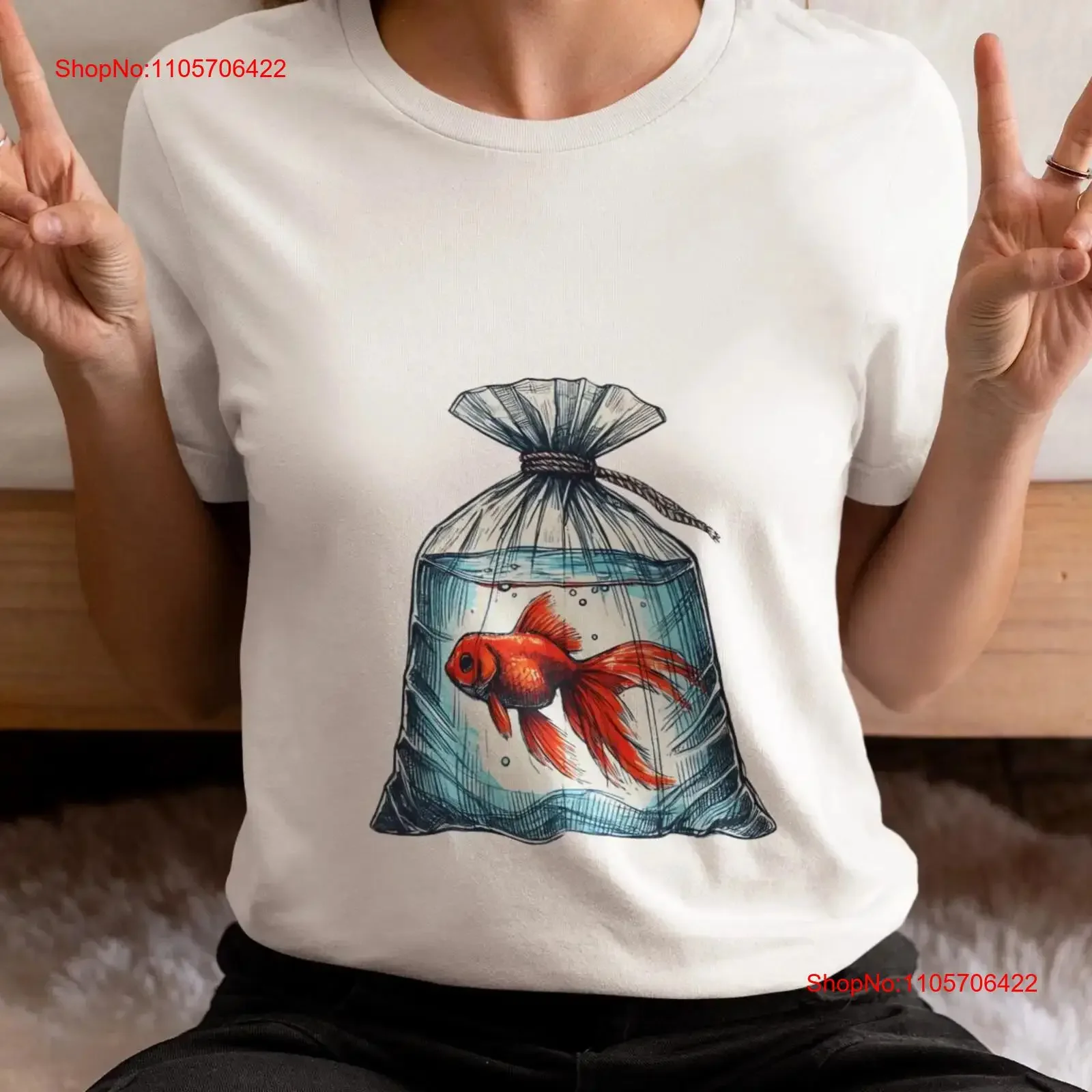 Unique Goldfish in Bag T Shirt Funny Pet Fish Novelty Design Artistic Lover Aquarium Enthusiast Top Fishkeeper vintage Washed