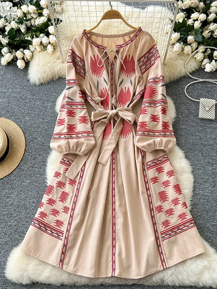 Bohemian Retro Ethnic Style Dress Women's Spring Autumn Embroidered Lace Up Lantern Sleeves Waist Cinching Long Dress A153