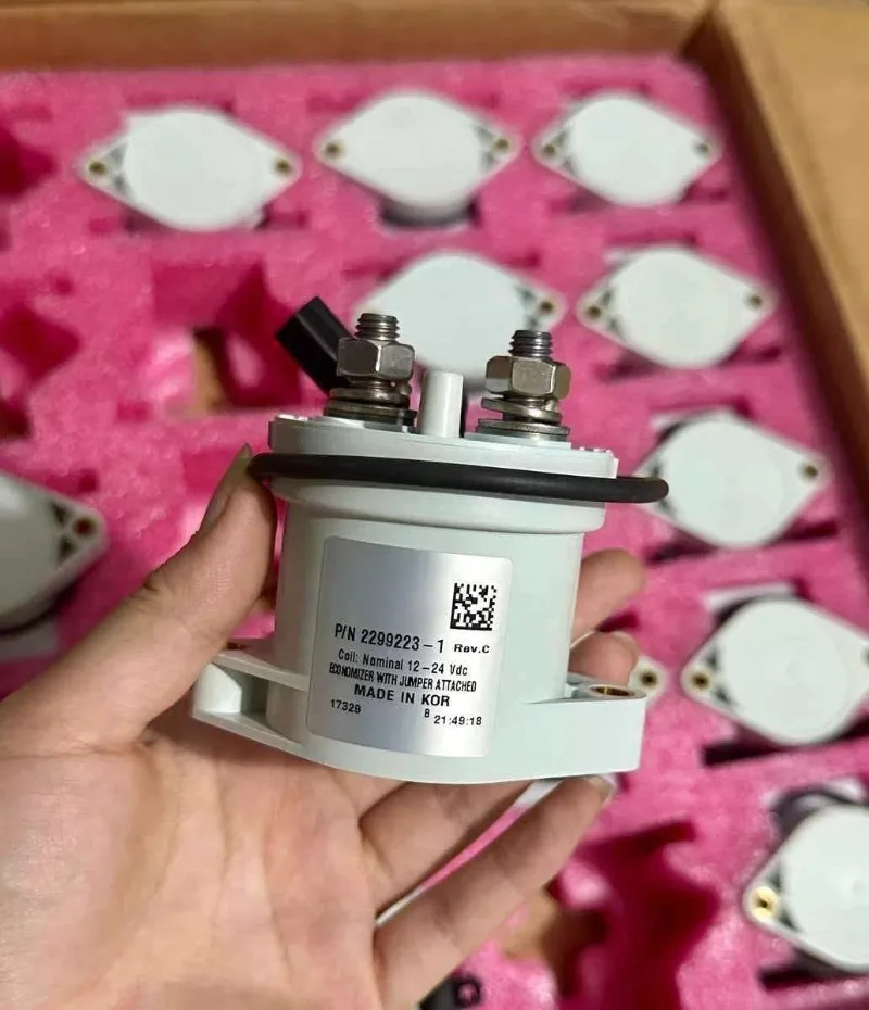 

Высоковольтный контактор постоянного тока Maxgeek EVC500 2299223-1 - 900В 500А, катушка 12-24В, автомобильное реле для TE