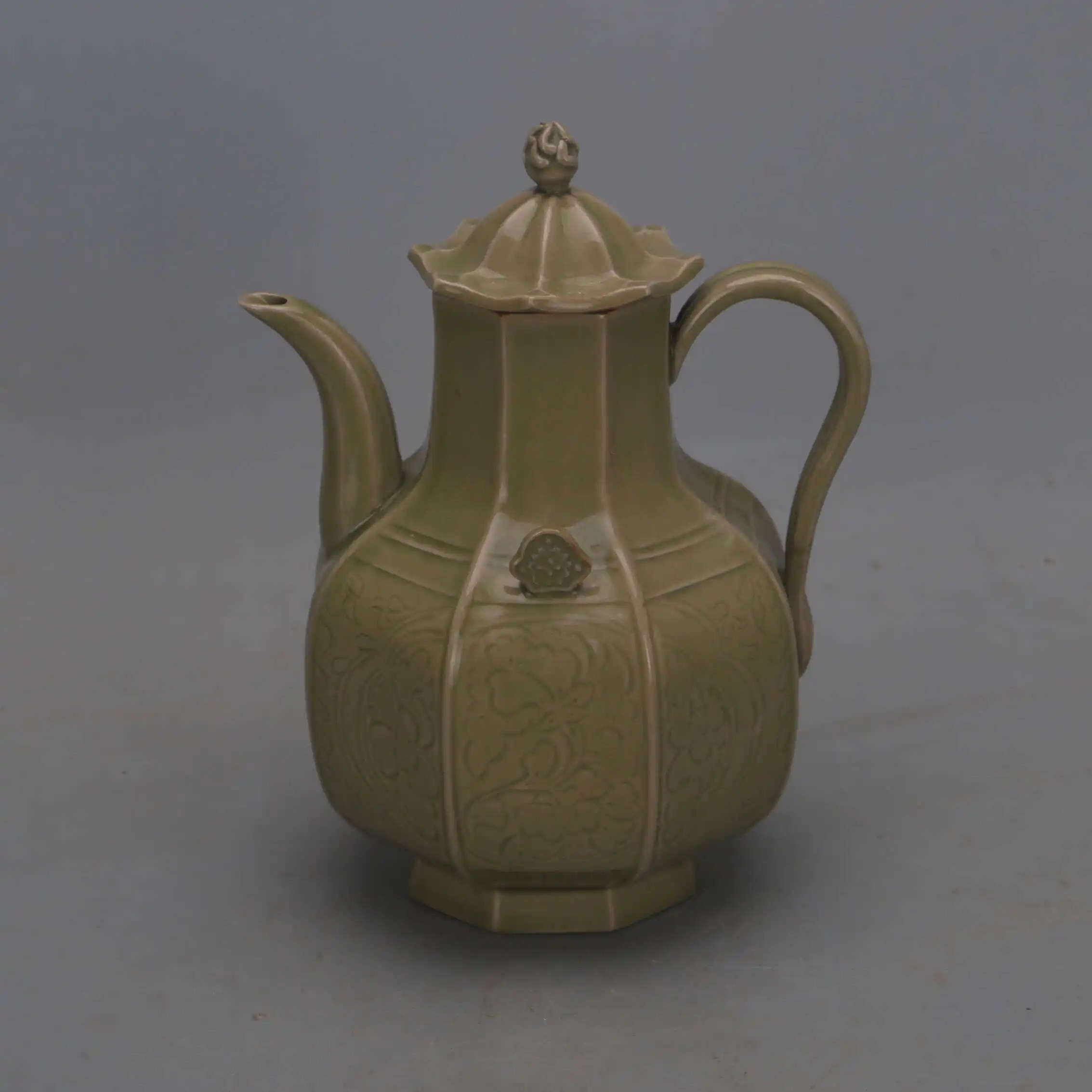 Tang Dynasty Yue Kiln Mi Se Celadon Eight Lobed Ewer With Lid Replica Home Decor Tea Set