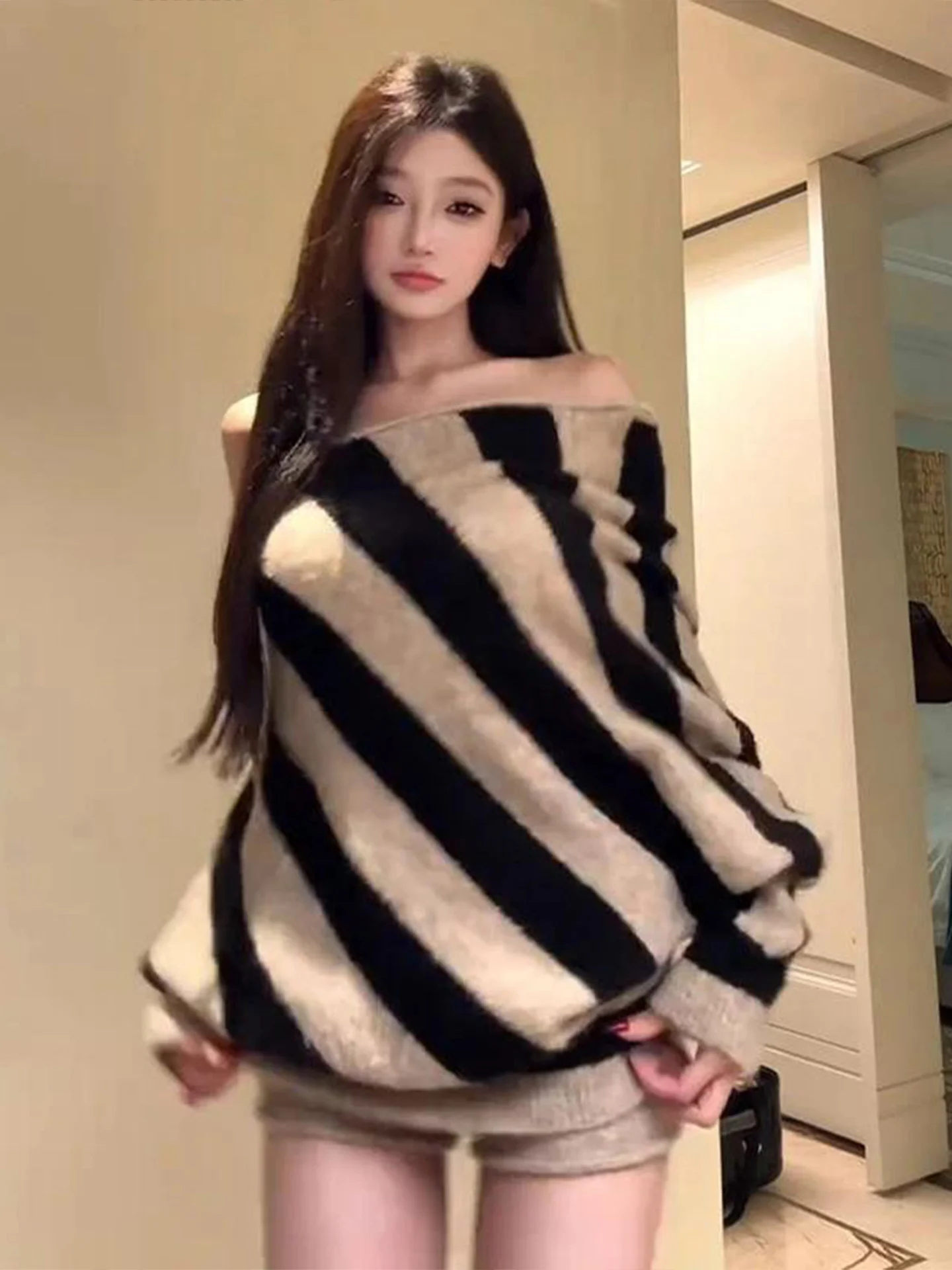 Pure Desire Spicy Striped Diagonal Collar One Shoulder Knitted Sweater Women's Autumn Winter Lazy Style Long Sleeve Top Short...