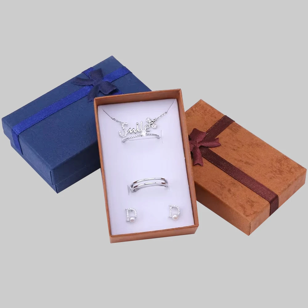 

32 шт., модная бумажная коробка для ювелирных изделий 5x8x2,5 см, подарочная упаковка, кольцо, серьги, ожерелье, кулон, жемчужные шпильки, органайзер для ключей, мини-мешок