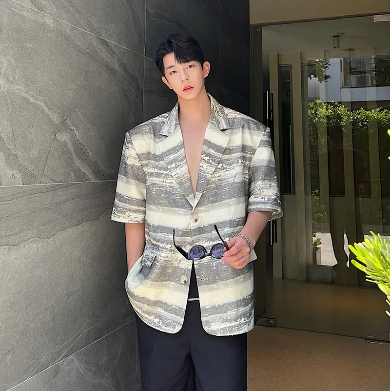 

Summer 2025 Men's ort Sve Tie Dye Jaet Korean Sle Original Design Faionable Casual Outerwear Haome Sensation