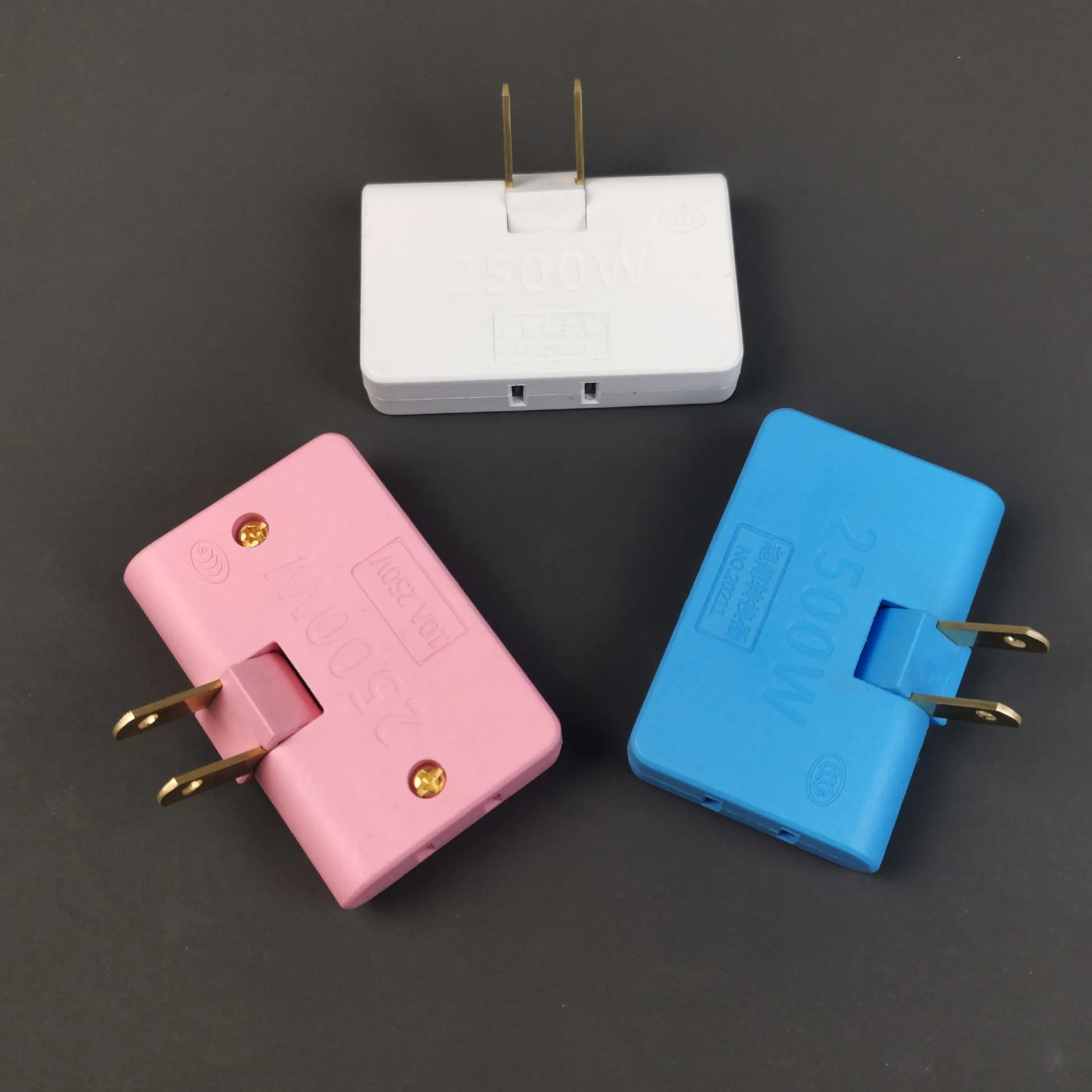 New Ultra-Thin Converter Plug Socket 6-Hole Plug 1 to 3 Does Not Take Up Space Plug-in and plug-out conversion plug is portable