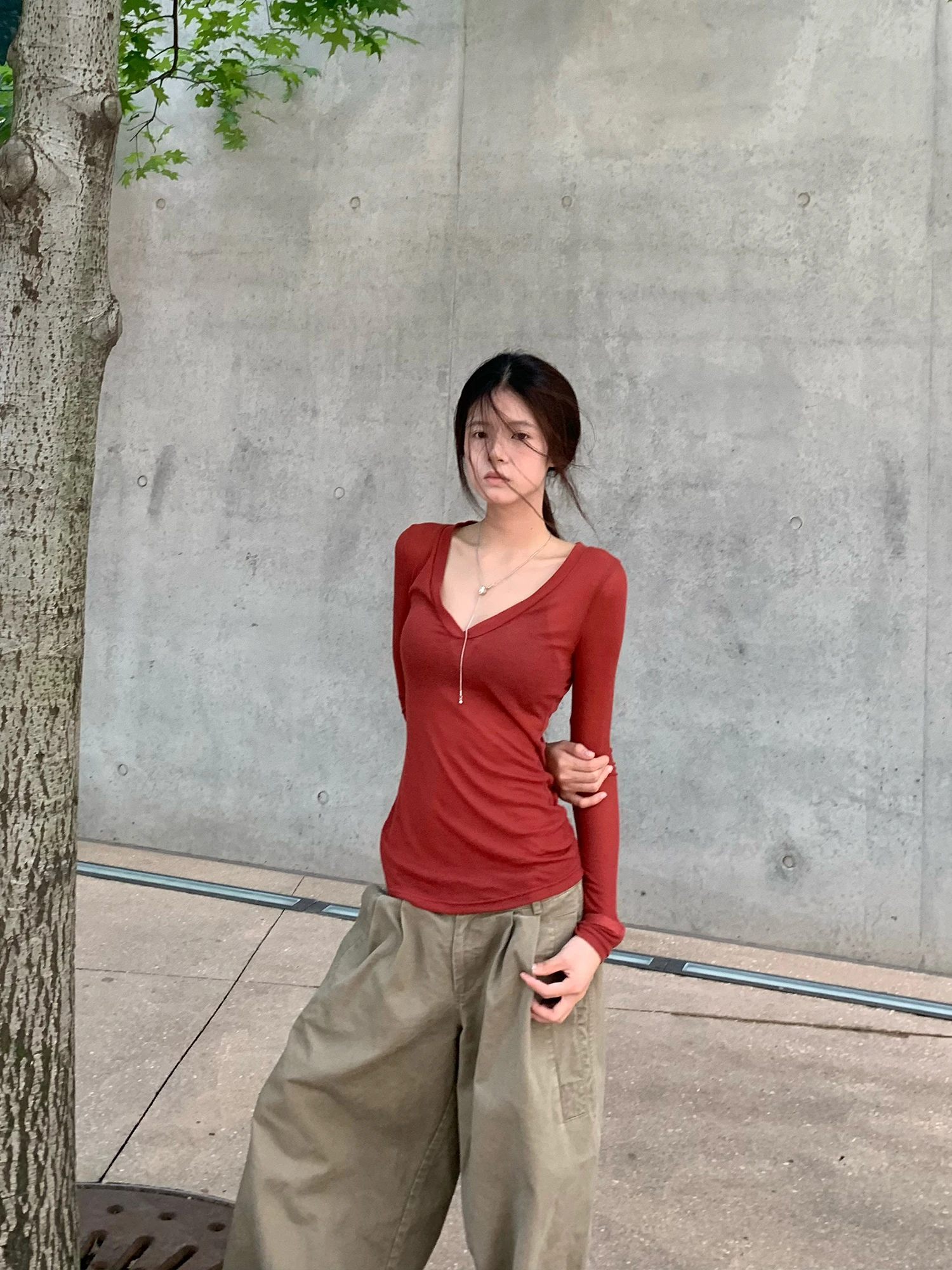 

E7Q8 American Tee-color V-ne Slim Fit Long Sve T-irt Women Simple Pure Color Lazy Versatile Small Top