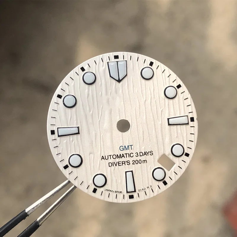 

Customized Z7 Diving watch accessories NH35 dial white GMT style suitable for JapaN NH36/35 super luminous OEM quality