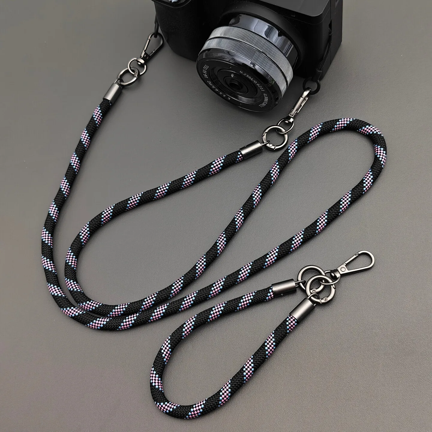 Handmade Three-in-One Phone Accessory Rope Multi-Purpose Crossbody Wrist Drop-Resistant Halter Men's and Women's Chain Pendant