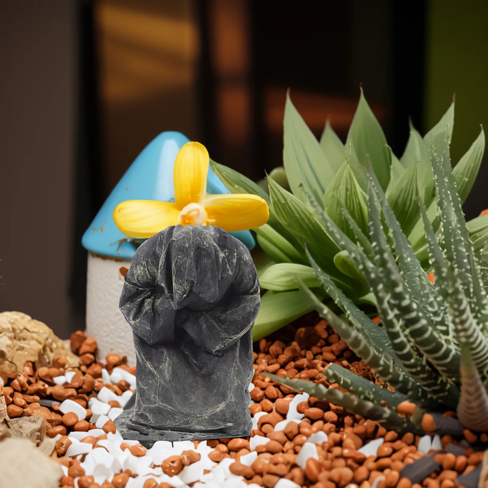 

Fish Tank Aquarium Sculpture Unique Mysterious Figure Resin Decoration Creative Fish Aquarium Ornament Tank Decoration