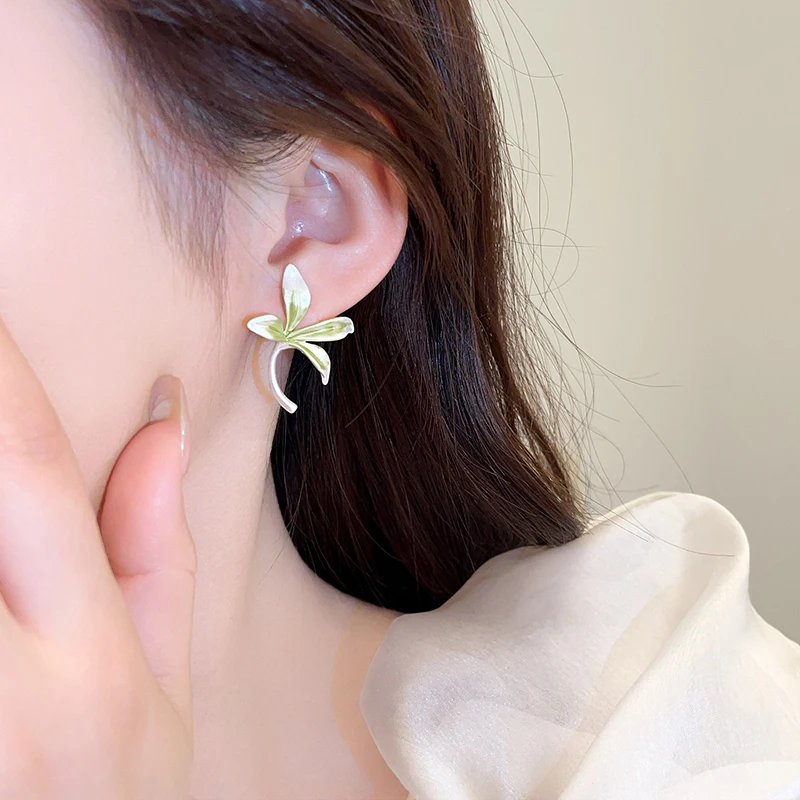 Neue Farbverlauf Grün-Silber Blumen-Ohrstecker Elegante Emaille Blumen-Ohrringe Trendiger Damenschmuck für Alltag Büro Dating – Detail 9