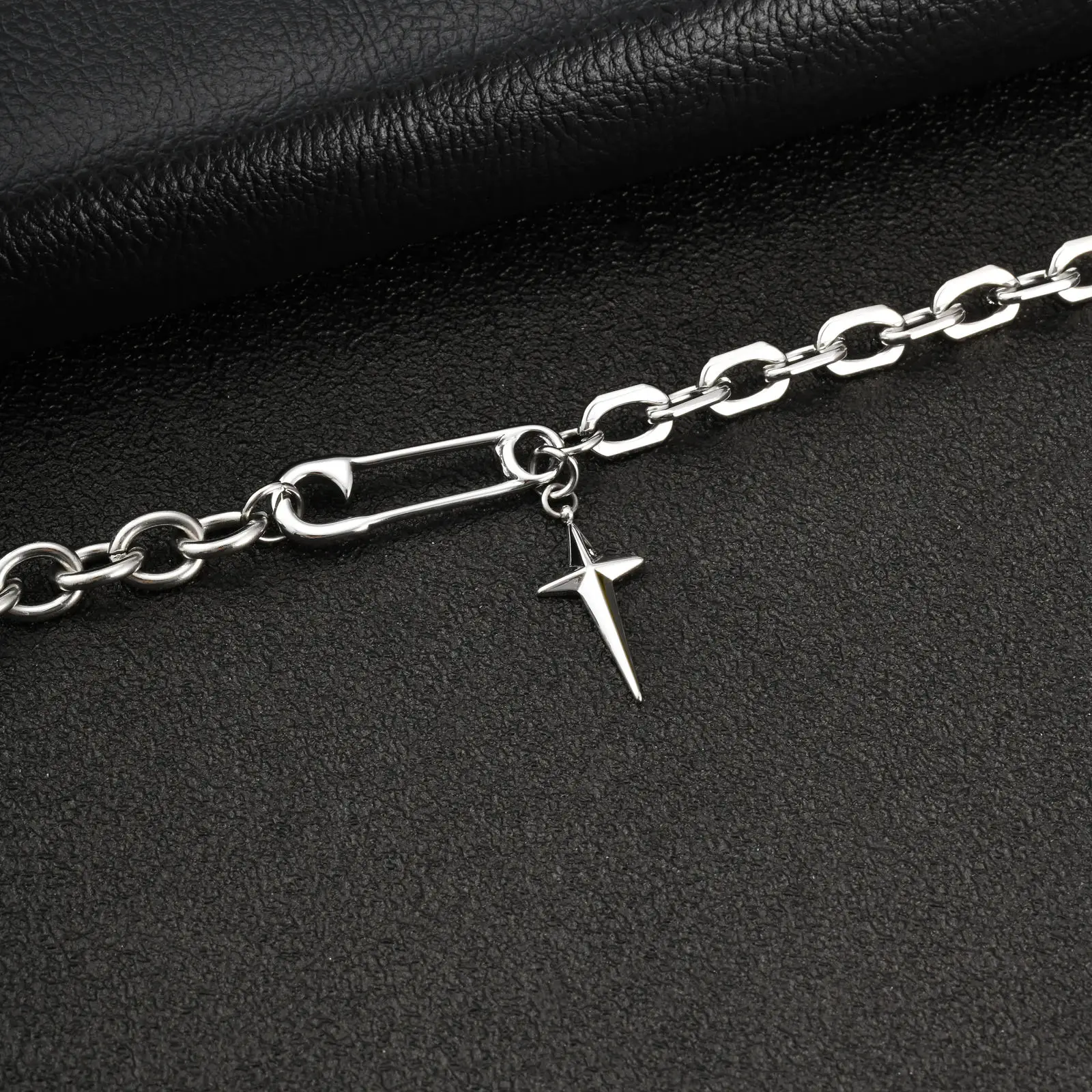 Hip-Hop-Spleißketten-Halskette für Männer und Jungen, Edelstahl-Büroklammer mit Vierpunkt-Stern-Anhänger, Punk-Streetwear-Schmuck – Detail 2