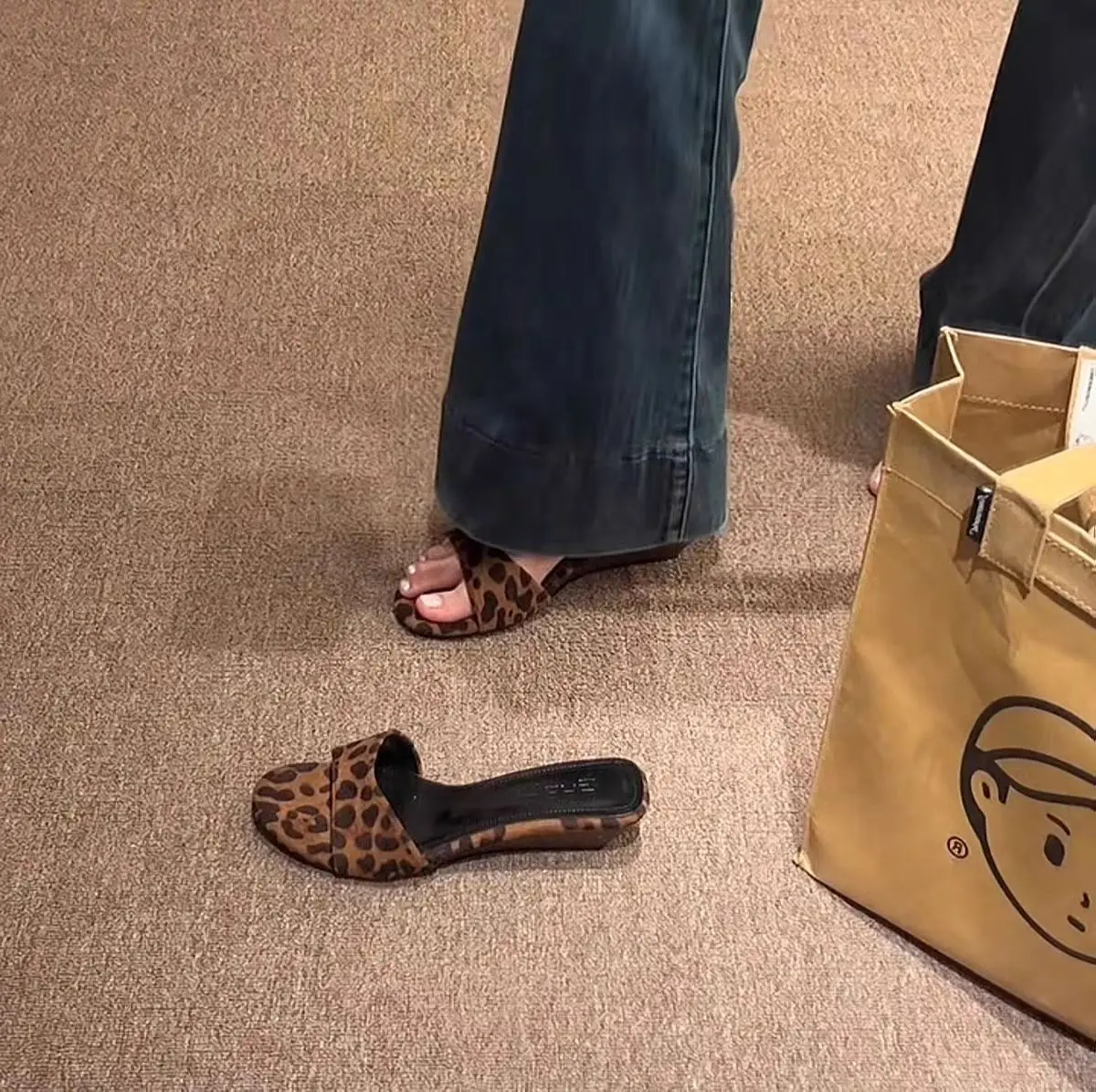 2026 Summer New Leopard Print Wedge Heel Slippers Women Elegant French Style One Strap Sandals Versatile Fashion High Heel