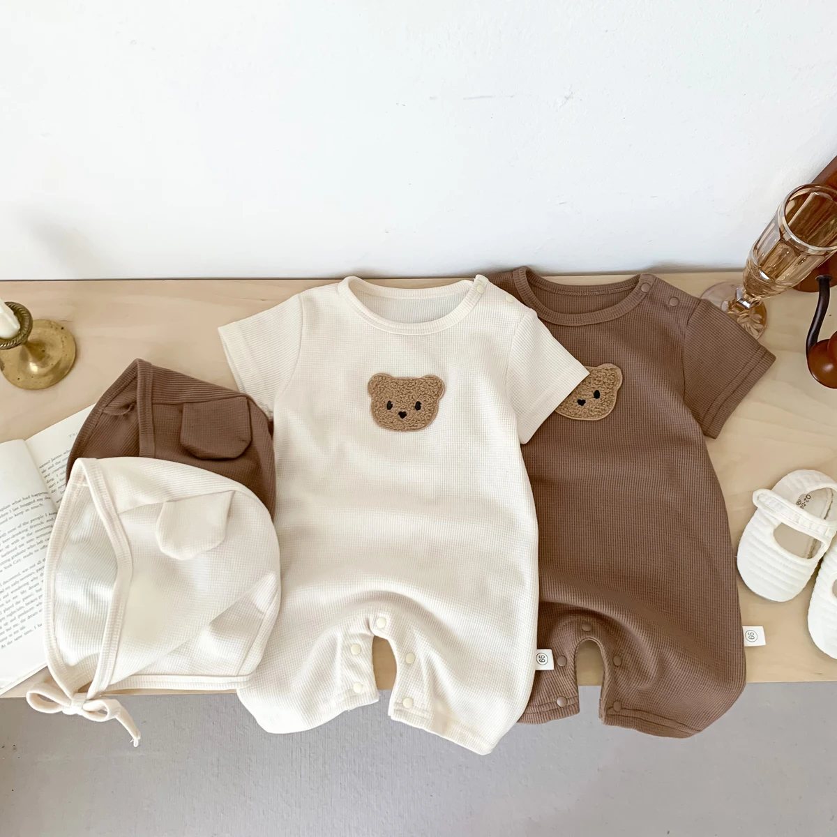 Baby jumpsuit summer waffle bear baby clothes baby short-sleeved jumpsuit, super cute summer outdoor clothes for boys and girls