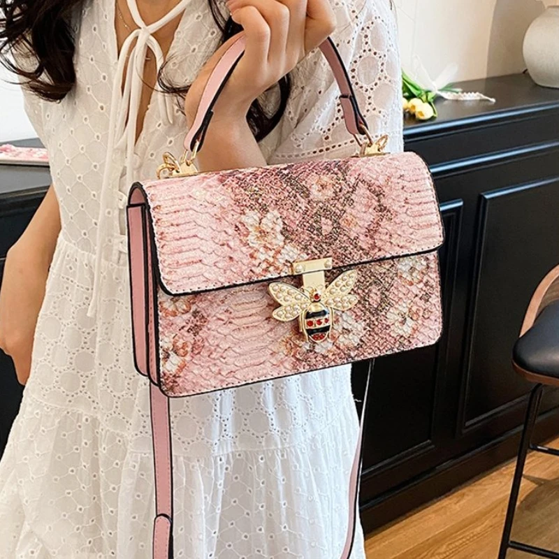 

Crossbody Bag, Fashionable Little Bee, Small Square Bag, High-end Ladies' Single-shoulder Bag, Versatile Commuting Handbag