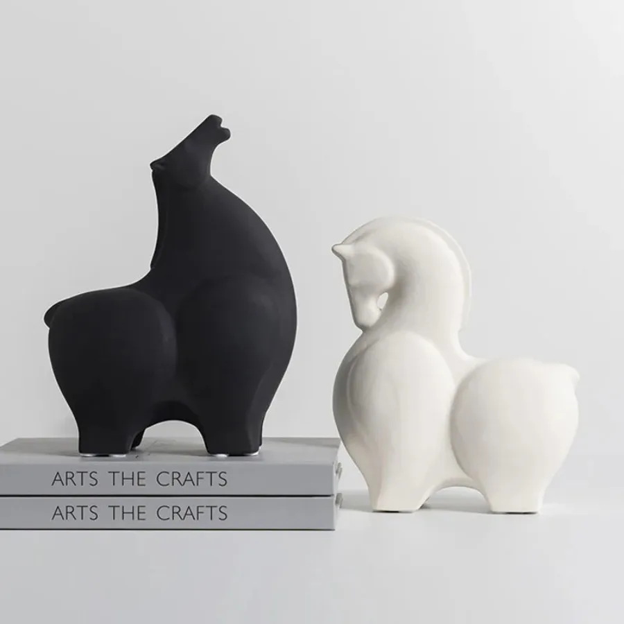 

Retro Simple Ceramic Horse Ornament Modern Home Decoration Creative Porch European Crafts Black White Tabletop Sculpture Gift