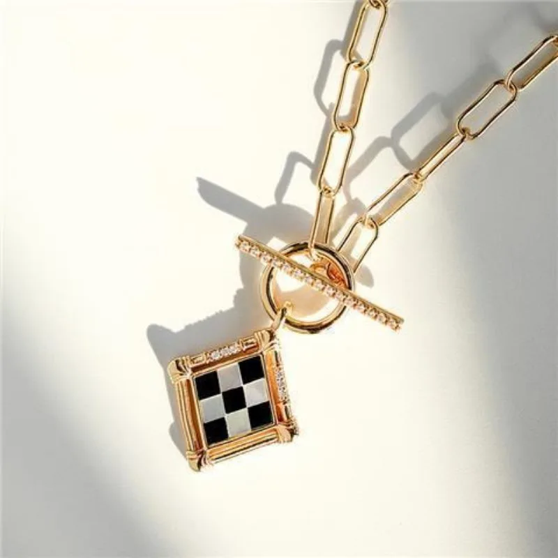 Vintage palace style black and white checkerboard necklace light luxury exquisite pendant party wedding gift women's jewelry