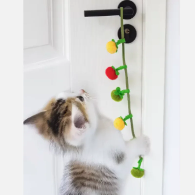 Interactive Cartoon Tomato Cat Scratch Toy Plush Simulated Fruit Hanging Door Kitty Plaything with Bell Portable Cat Entertainer