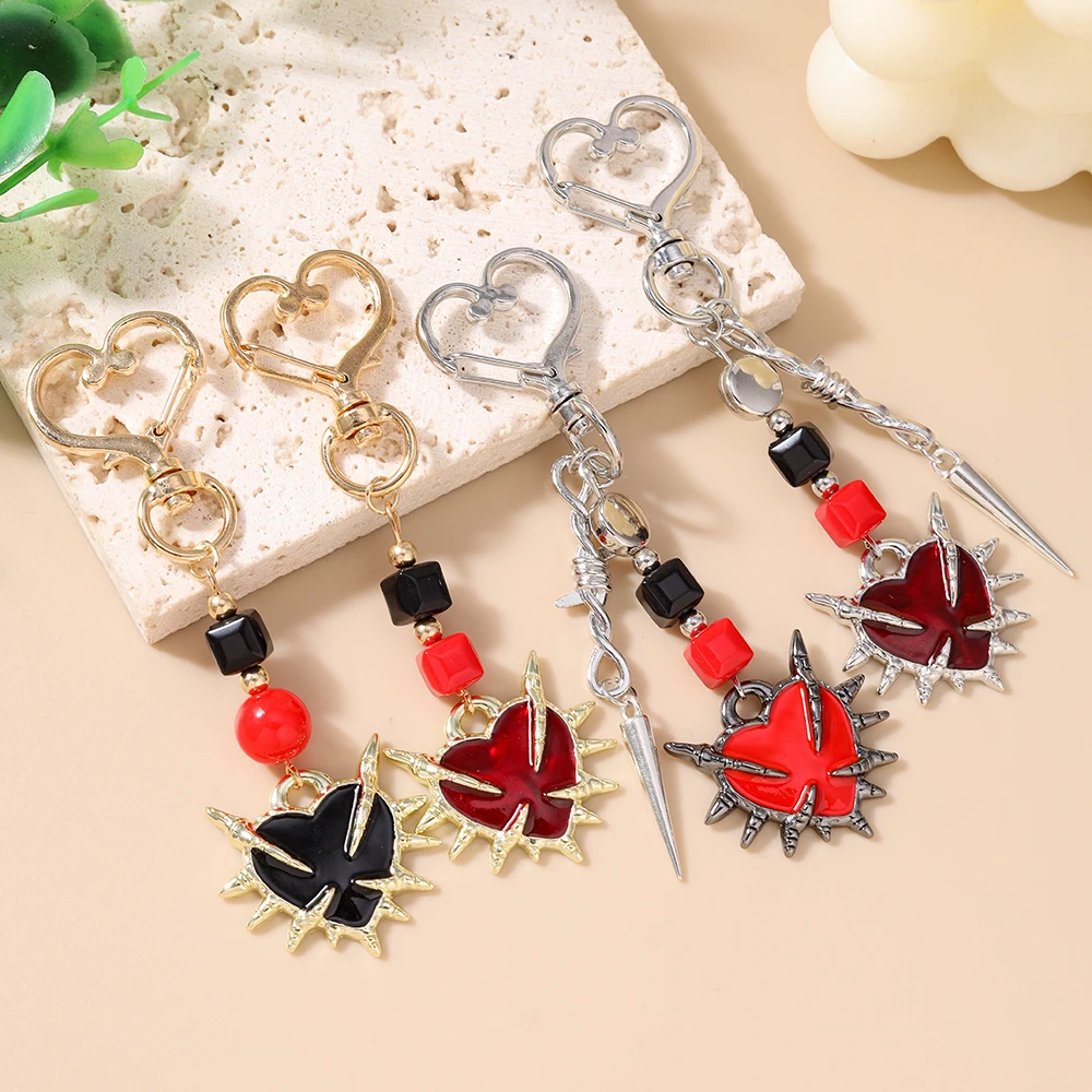 

Aihua Y2K Metal Steampunk Red Heart Keychain for Women Girls Handbag Pendants Rock Hip Hop Thorn Heart Key Ring Jewelry Gifts