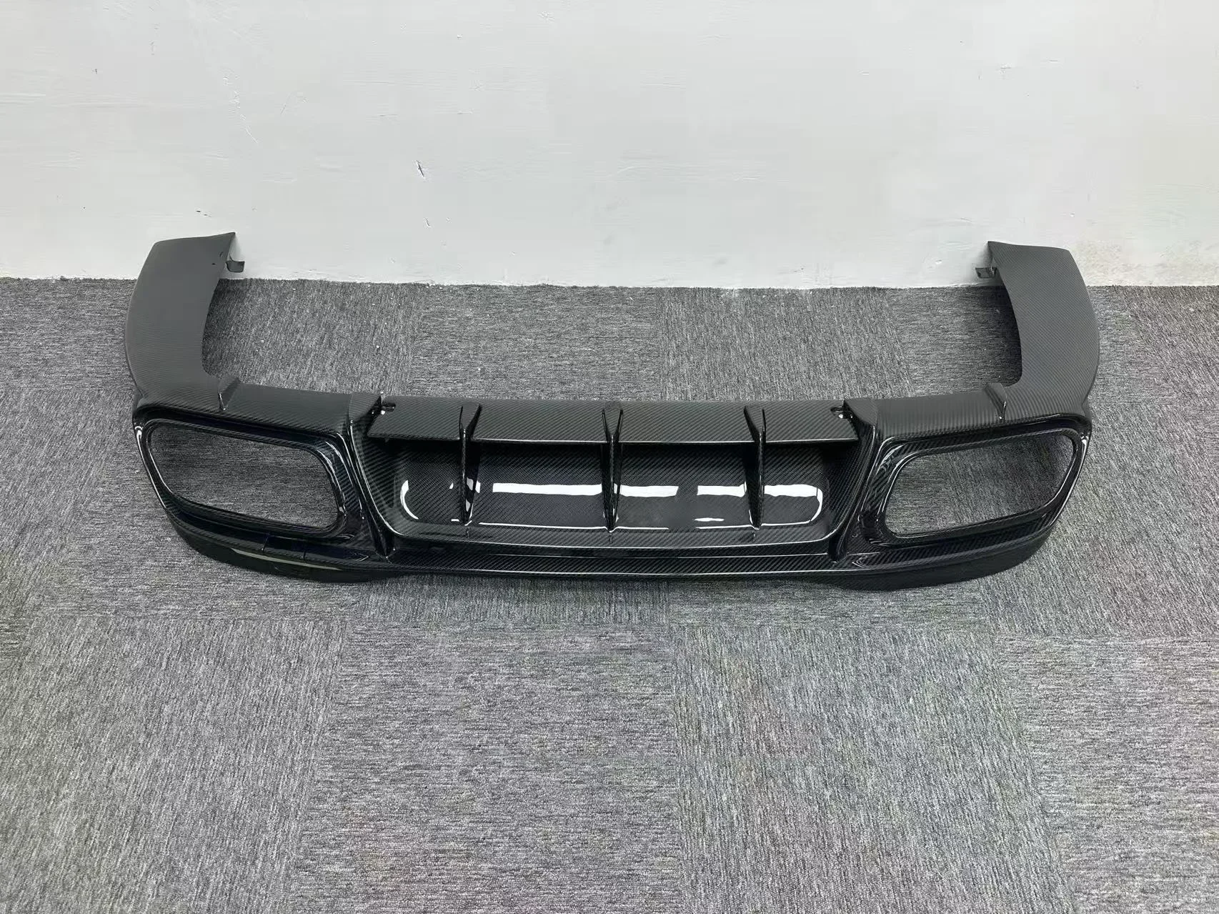 For 2022-2024 GT53 GT63 4MATIC X290 FD Dry Carbon Fiber Rear Diffuser  with Exhaust Tip