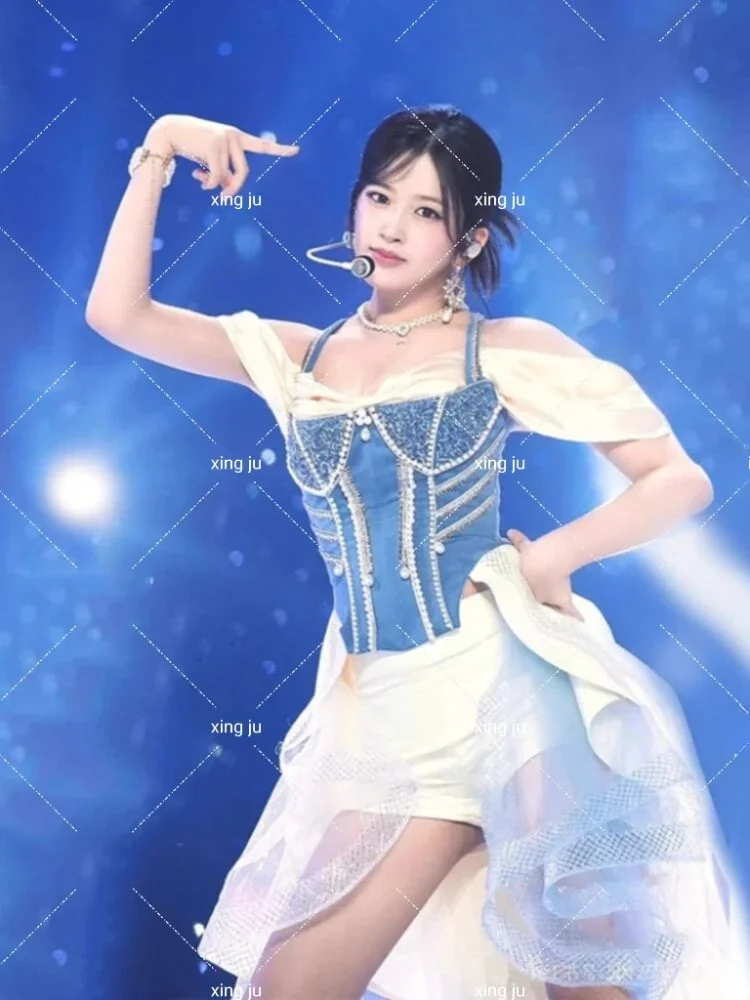 Cantante femminile Sexy Off-spalla Sling Top Pantaloncini attillati bianchi Kpop Outfit Donna Street Dance Costume Dj Stage Performance Wear